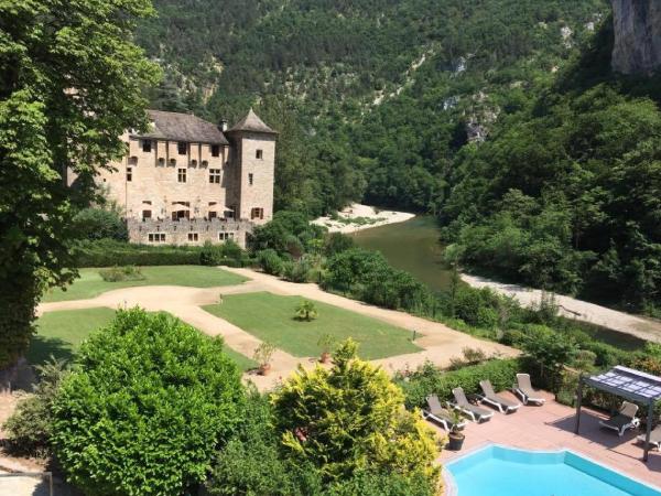 Chateau De La Caze : photo 6 de la chambre suite junior avec terrasse (maison de martine - annexe du château)