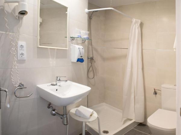 L´Hostalet : photo 2 de la chambre chambre simple avec balcon