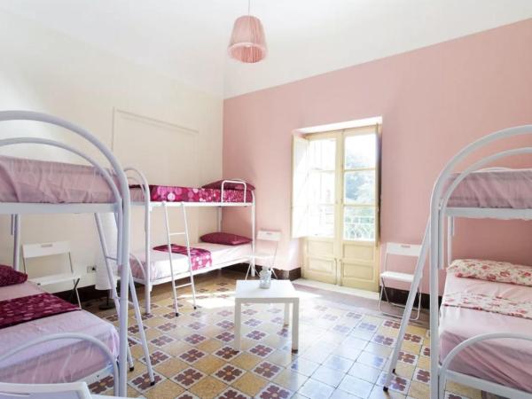 Sunshine Hostel Palermo : photo 2 de la chambre lit simple dans dortoir pour femmes