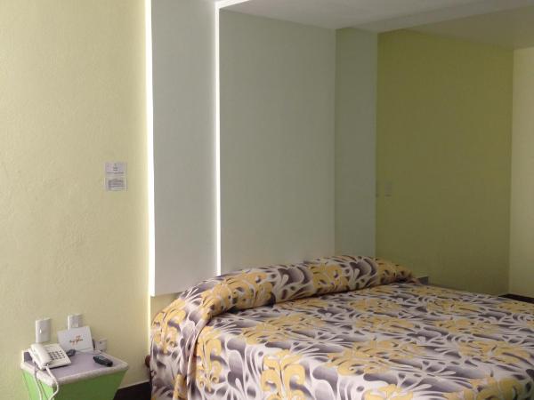 Hotel & Villas 7 : photo 5 de la chambre chambre double avec canapé-lit