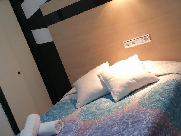 Hostal Lima : photo 3 de la chambre chambre double avec balcon