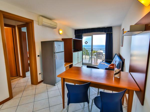 Splendid Resort : photo 3 de la chambre appartement 1 chambre avec balcon et vue sur la mer (4 adultes) 