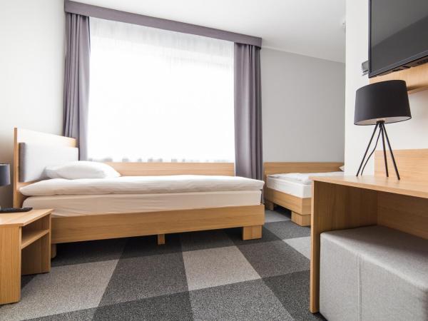 Waw Hotel Airport Okęcie : photo 8 de la chambre chambre lits jumeaux standard