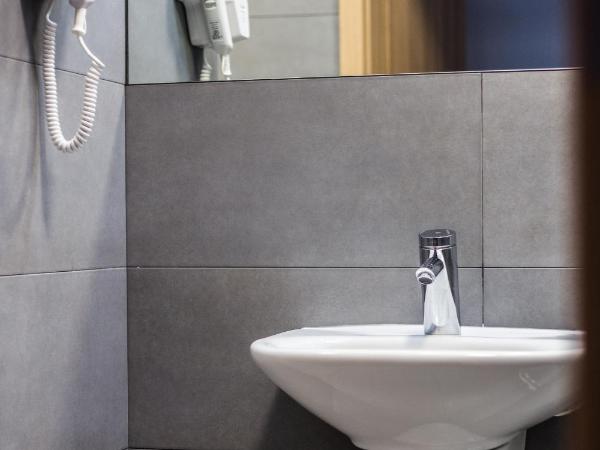 Waw Hotel Airport Okęcie : photo 4 de la chambre grande chambre simple