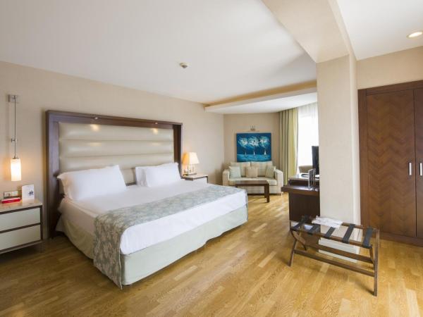 Ramada Plaza Antalya : photo 1 de la chambre suite