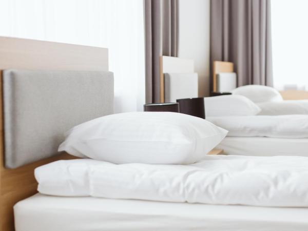 Waw Hotel Airport Okęcie : photo 7 de la chambre chambre triple