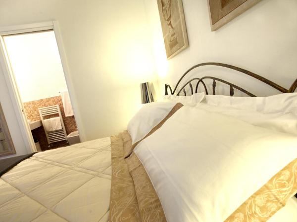 R&B Santo Stefano : photo 6 de la chambre chambre double