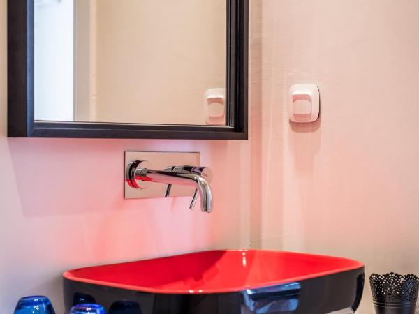 TheJoy City Suites : photo 6 de la chambre suite junior avec balcon