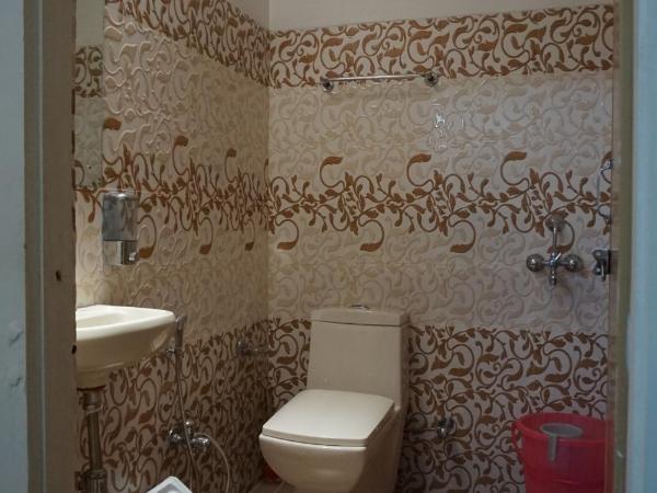 Vinayak Guest House : photo 9 de la chambre chambre standard avec ventilateur