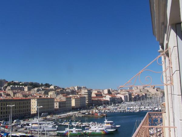 Escale Oceania Marseille Vieux Port : photo 7 de la chambre chambre double supérieure - vue latérale sur vieux port