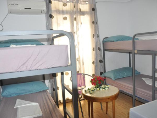 Hostal Mayor : photo 4 de la chambre chambre familiale avec salle de bains privative