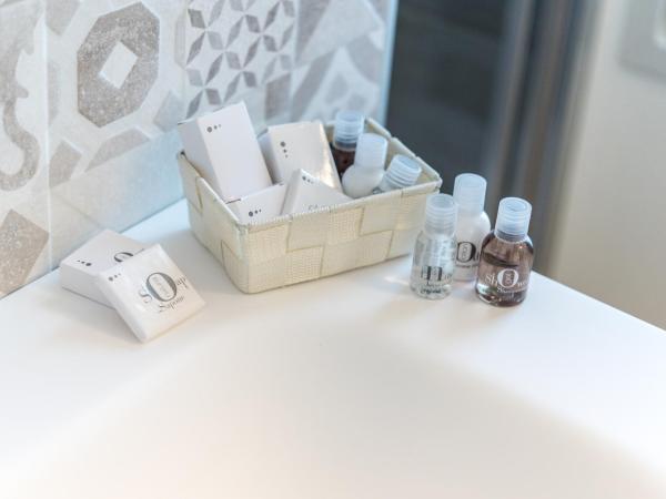 Relais Dei Mandorli : photo 4 de la chambre chambre triple avec salle de bains privative