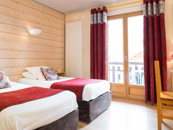 Grand Hotel de Valloire et du Galibier : photo 4 de la chambre chambre double suprieure avec balcon et baignoire