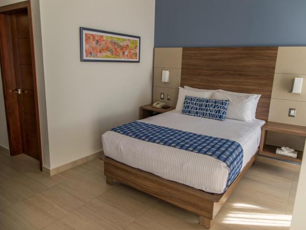 Ocean View Beach Hotel : photo 5 de la chambre chambre lit queen-size standard avec vue sur mer