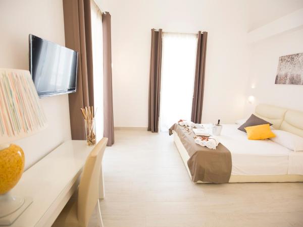 Preluna Central Palace : photo 8 de la chambre chambre triple avec balcon