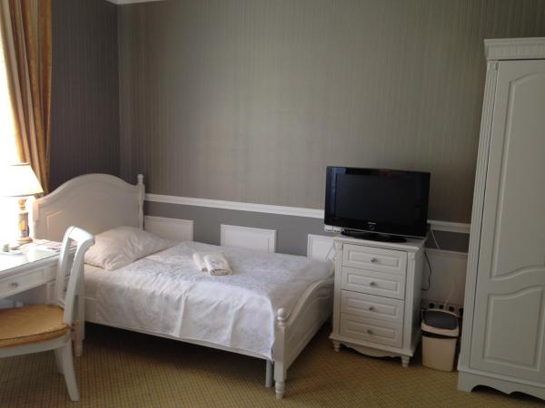 Hotel Saint Petersburg : photo 2 de la chambre chambre triple standard