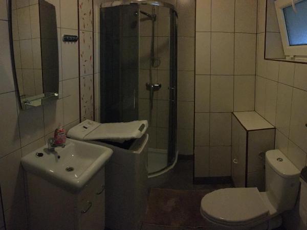 Pod Kasztanem : photo 7 de la chambre chambre triple avec salle de bains privative