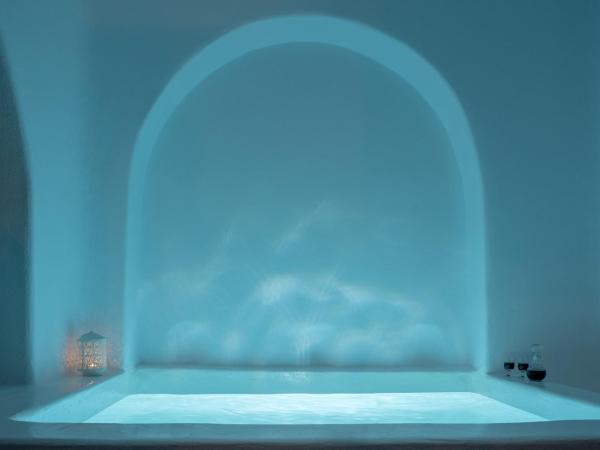 Anemomilos : photo 7 de la chambre studio supérieur avec bain à remous