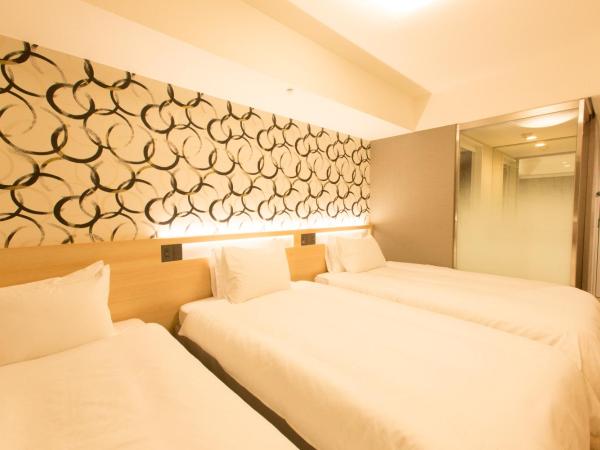 Karaksa Hotel Osaka Namba : photo 7 de la chambre chambre lits jumeaux avec lit d’appoint - 301