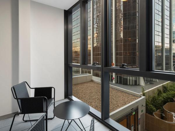 SKYE Hotel Suites Parramatta : photo 5 de la chambre hébergement premier 2 lits king-size 