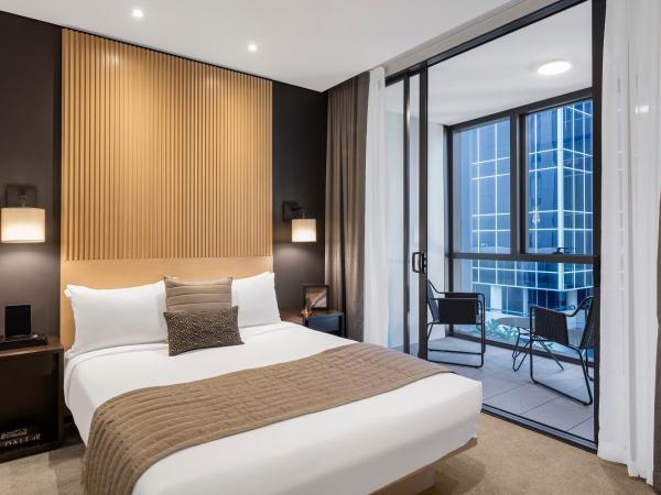 SKYE Hotel Suites Parramatta : photo 8 de la chambre chambre deux lits queen-size premier