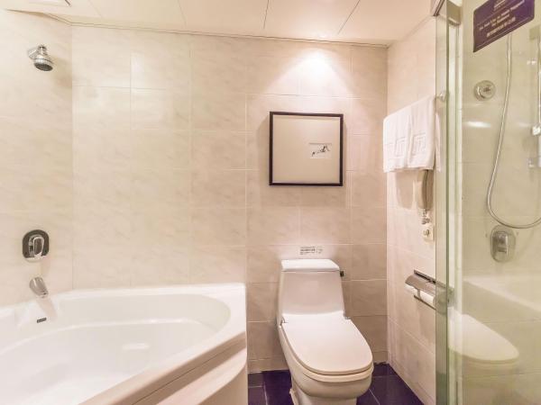 Regal Airport Hotel : photo 4 de la chambre suite deluxe