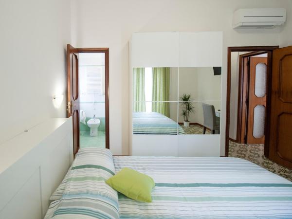 Bed & Breakfast Antonello : photo 8 de la chambre chambre double avec balcon