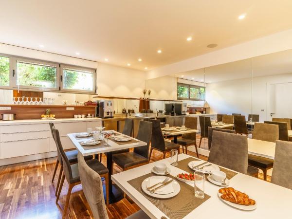 Rooms Oasis Life : photo 1 de la chambre chambre double avec terrasse - vue sur piscine