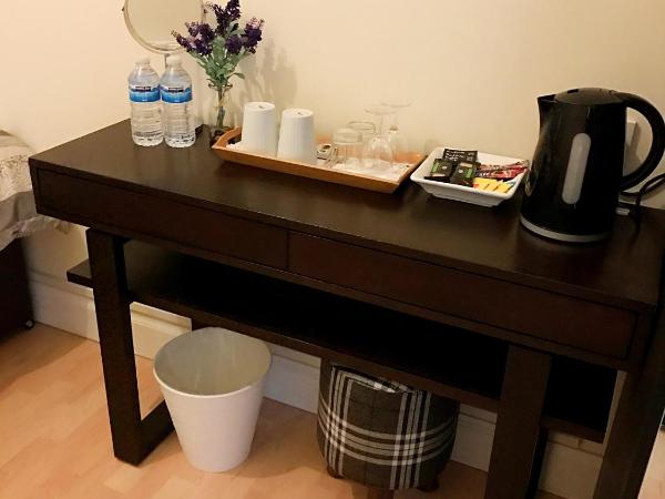 Acer Lodge Guest House : photo 2 de la chambre suite familiale