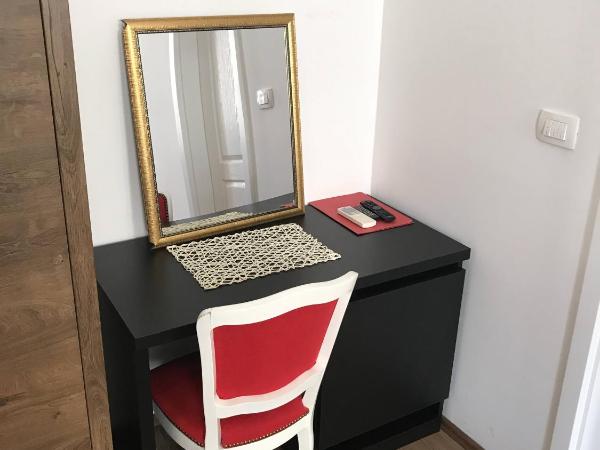 Pula Antic Rooms in Center : photo 3 de la chambre chambre double ou lits jumeaux avec salle de bains