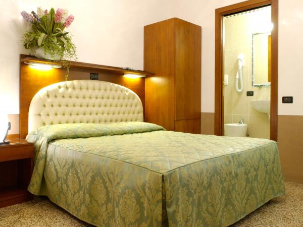 Atlantide Hotel : photo 2 de la chambre chambre double