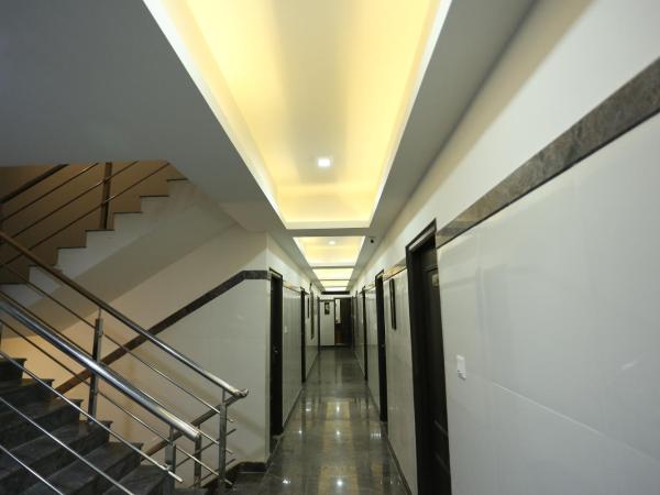 Hotel RR International : photo 3 de la chambre deluxe double room (non-a/c)