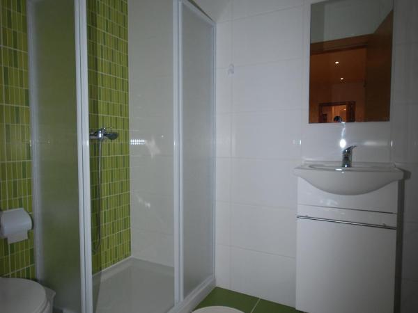 Green Wave Hostel : photo 3 de la chambre chambre double