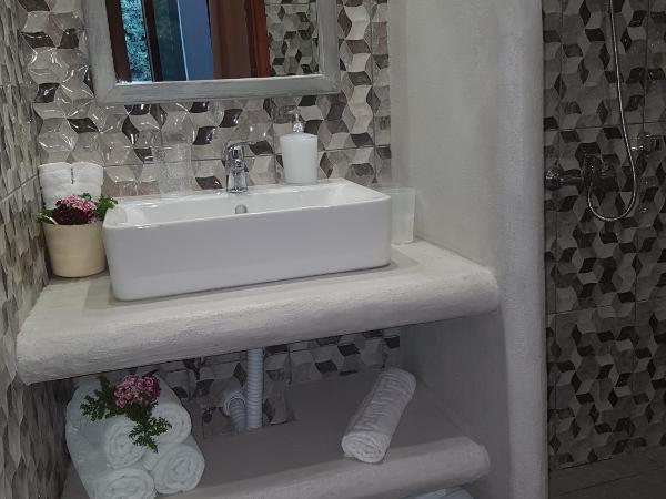 Georgia Old Town Apartments : photo 4 de la chambre chambre double avec terrasse