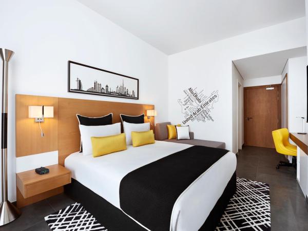 TRYP by Wyndham Dubai : photo 1 de la chambre suite 1 chambre tryp avec accès au soluna beach club