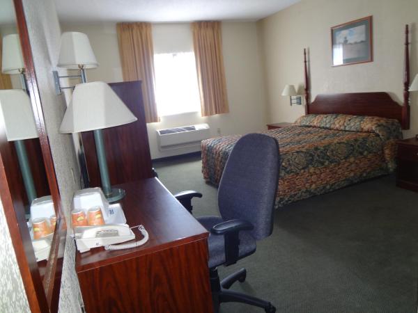 Days Inn by Wyndham Colorado Springs Airport : photo 2 de la chambre chambre lit king-size - non-fumeurs