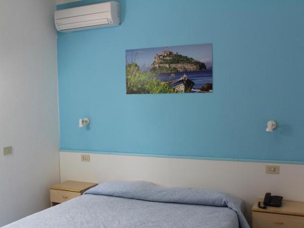 Aparthotel Villa Marinù : photo 3 de la chambre chambre double standard