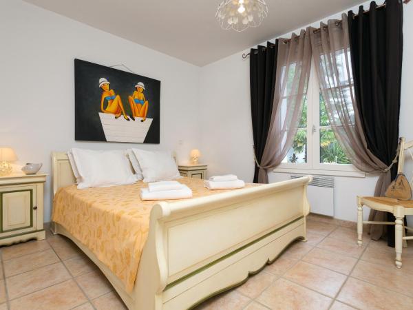 Madame Vacances Le Domaine de Vertmarines : photo 4 de la chambre villa 2 chambres avec piscine privée