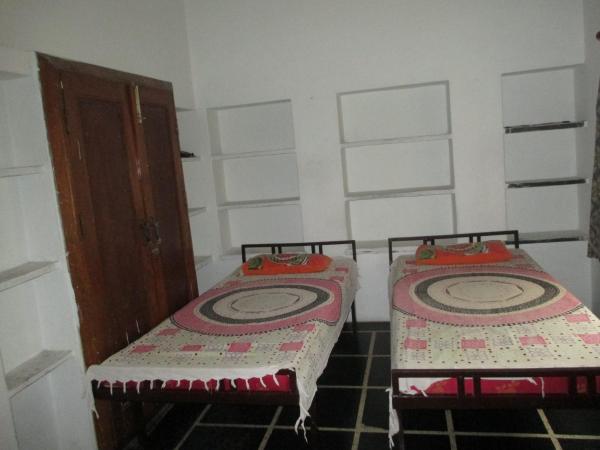 Udai Haveli Guest House : photo 5 de la chambre lit dans un dortoir de 4 lits