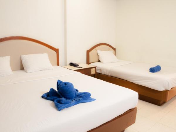 At Bangkok Hotel : photo 4 de la chambre chambre triple