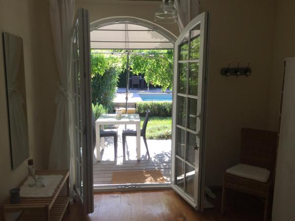 Villa La Begude : photo 6 de la chambre chambre double avec balcon 5 - vue sur piscine - 24 m²