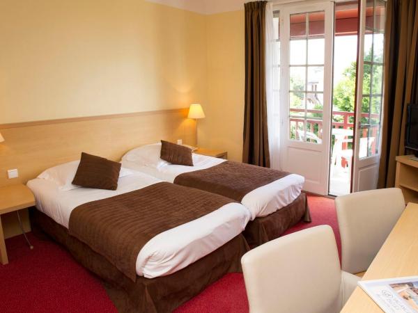 Hôtel & Résidence Vacances Bleues Orhoïtza : photo 4 de la chambre chambre double avec balcon ou terrasse 