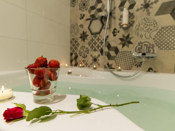 Garni hotel Castle Bridge : photo 5 de la chambre chambre double ou lits jumeaux deluxe - vue sur rivière