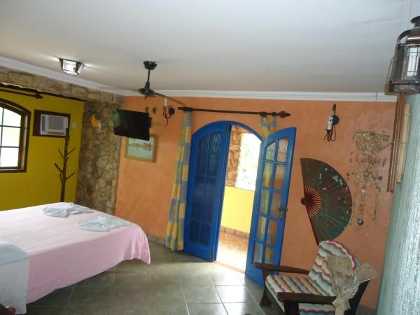 Pousada Flamingo : photo 7 de la chambre chambre supérieure avec balcon