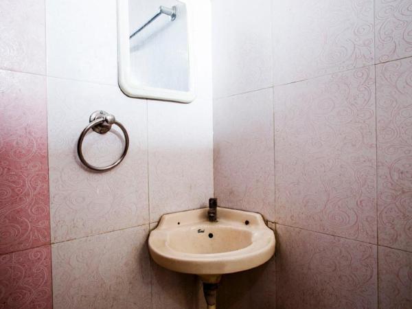 Hotel New City Inn : photo 2 de la chambre chambre double Économique - pour ressortissants indiens uniquement