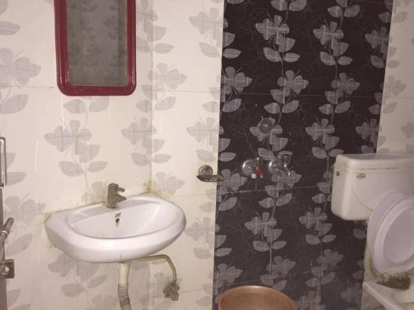 Hotel New City Inn : photo 7 de la chambre chambre double Économique - pour ressortissants indiens uniquement