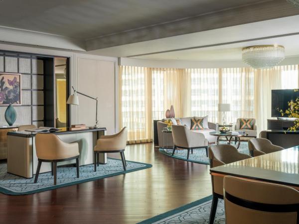 Four Seasons Hotel Macao : photo 4 de la chambre suite lit king-size ambassador