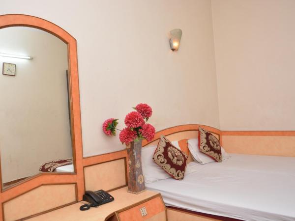 Hotel Yatri International : photo 3 de la chambre chambre double standard