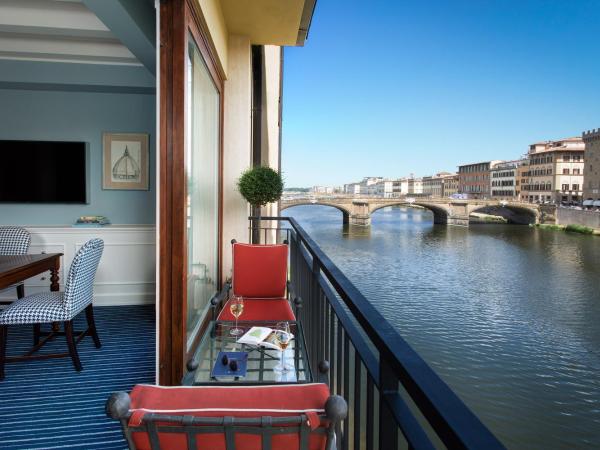 Hotel Lungarno - Lungarno Collection : photo 5 de la chambre suite - vue sur rivière