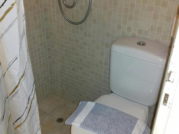 Studios & Suites Rania : photo 7 de la chambre chambre simple Économique - vue sur jardin